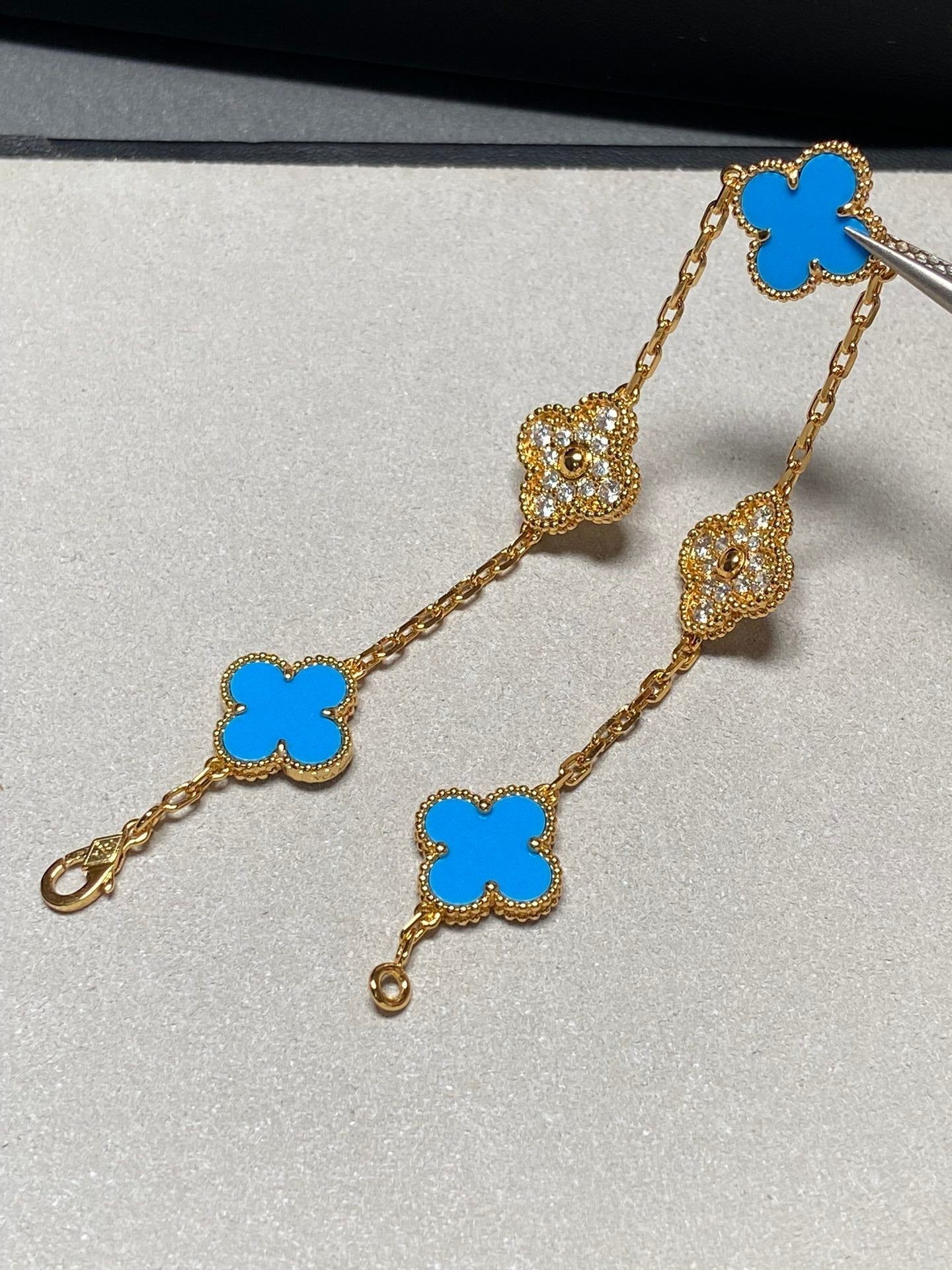 [Love's Uplift]CLOVER 5 MOTIF BLUE CHALCEDONY DIAMOND GOLD BRACELET
