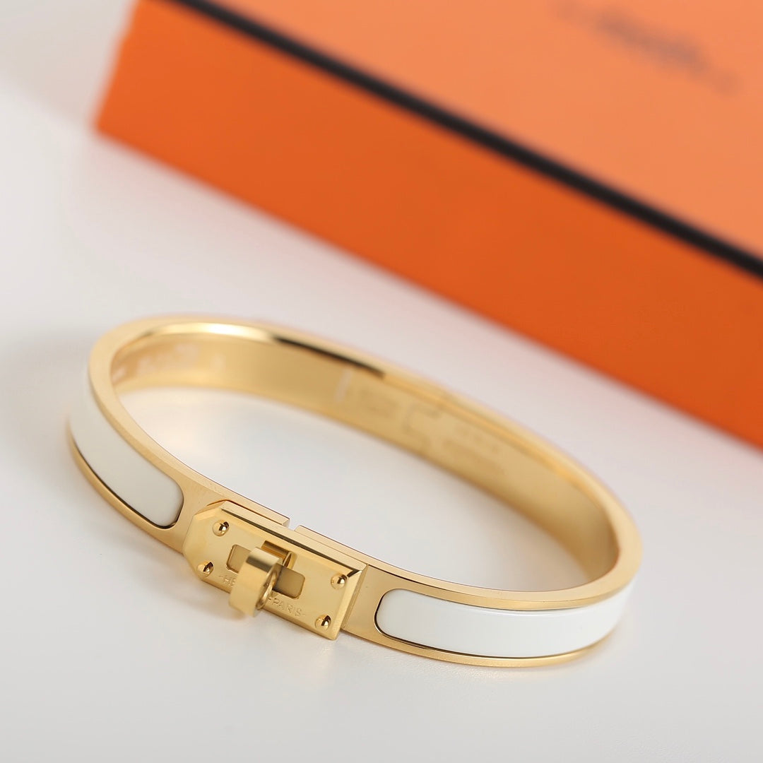 [Love's Uplift]HM KELLY WHITE BRACELET