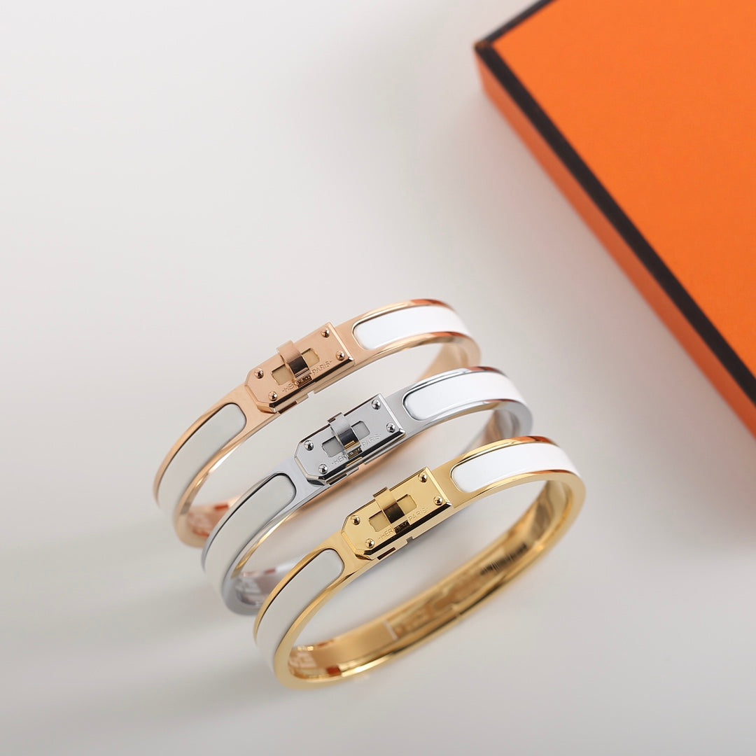 [Love's Uplift]HM KELLY WHITE BRACELET