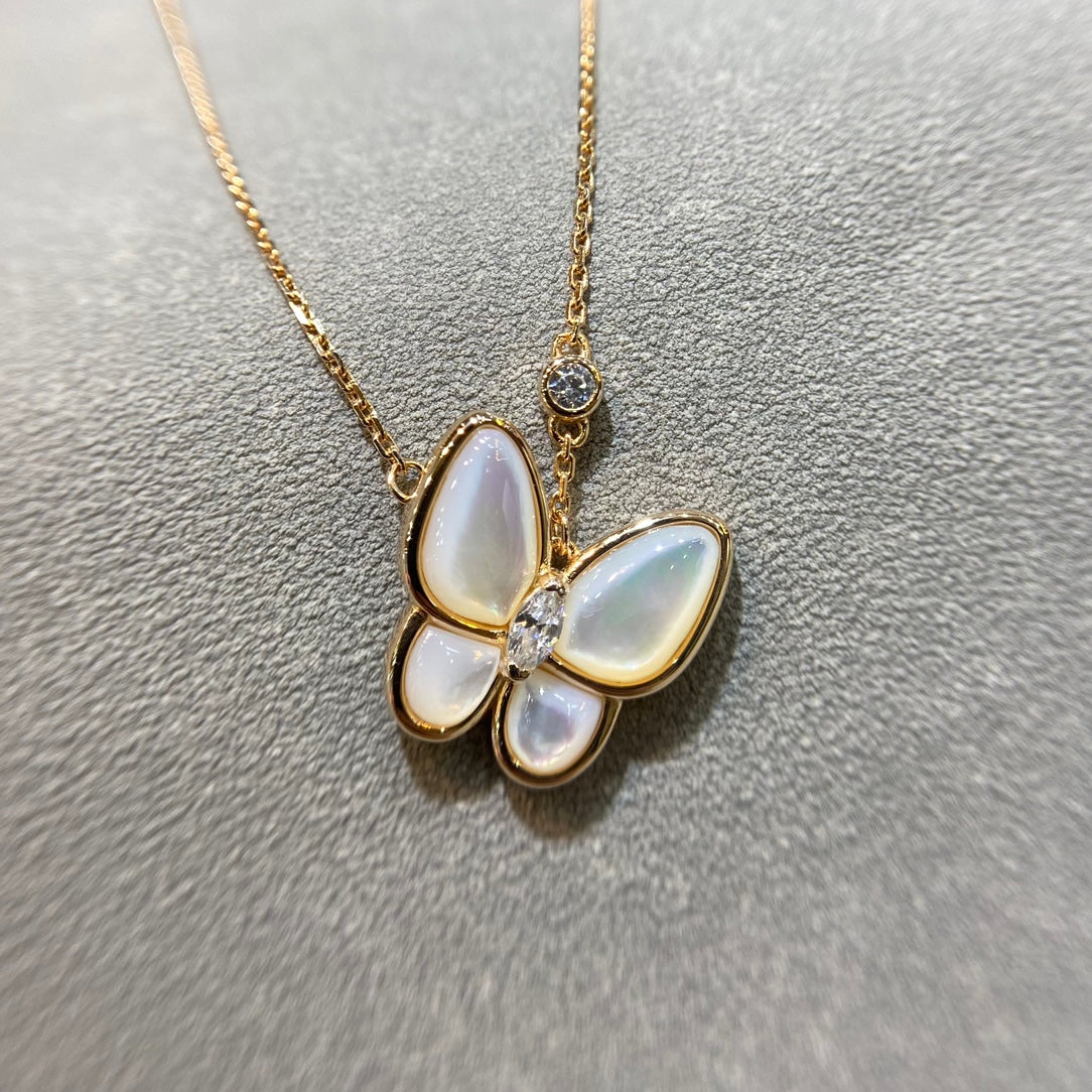 [Love's Uplift]BUTTERFLY MOP DIAMOND NECKLACE