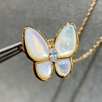 [Love's Uplift]BUTTERFLY MOP DIAMOND NECKLACE