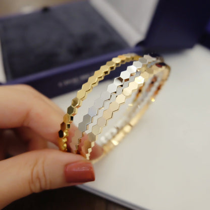 [Love's Uplift]BEE LOVE BRACELET