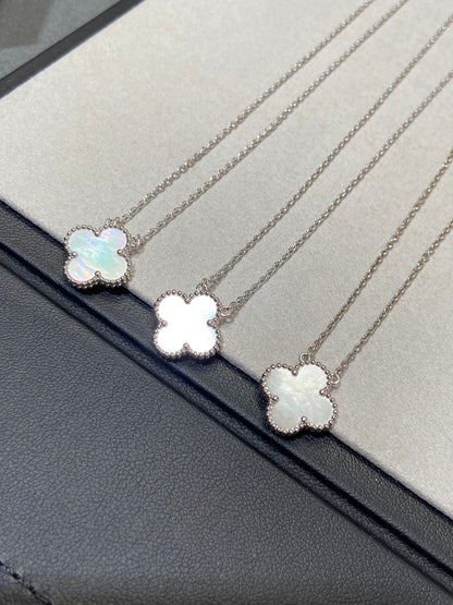 [Love's Uplift]CLOVER MEDIUM SILVER WHITE MOP NECKLACE