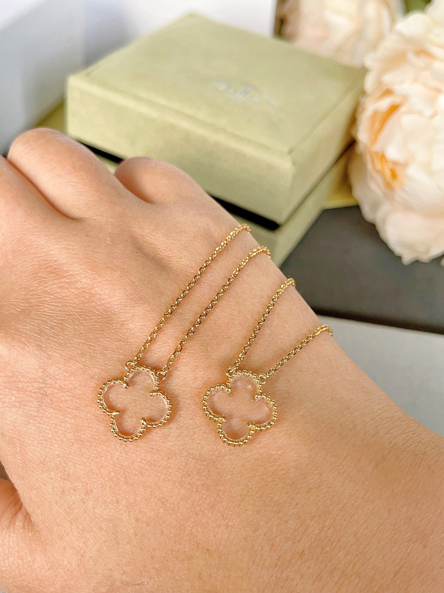 [Love's Uplift]CLOVER ROCK CRYSTAL ROSE GOLD NECKLACE