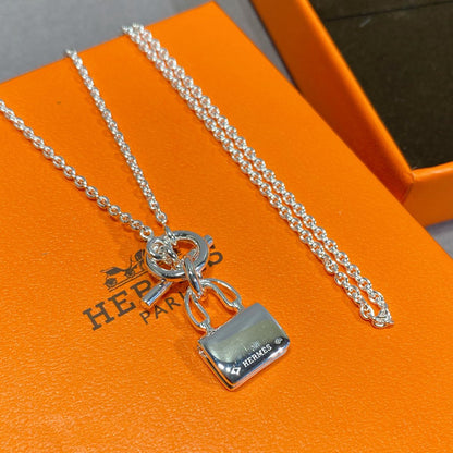 [Love's Uplift]CONSTANCE PEDANT SILVER NECKLACE