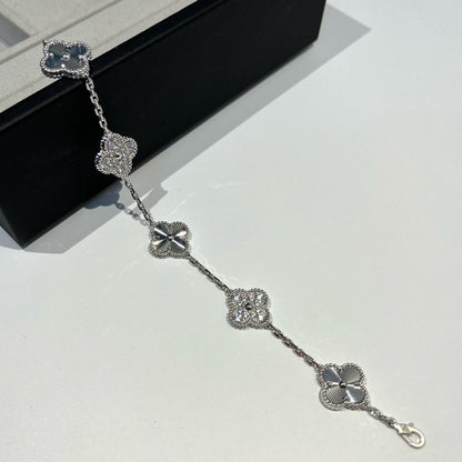 [Love's Uplift]CLOVER 5 MOTIF SILVER DIAMOND BRACELET