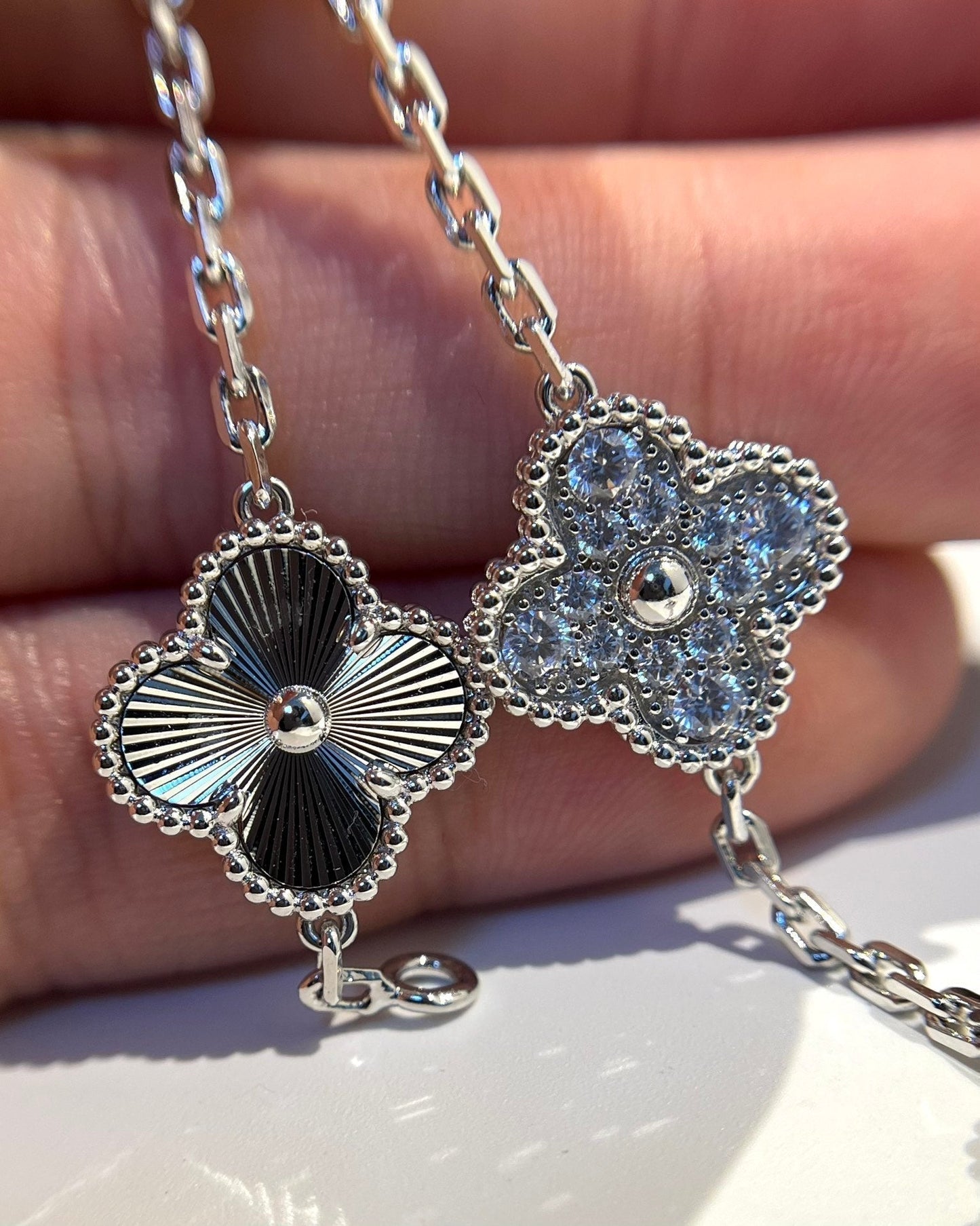 [Love's Uplift]CLOVER 5 MOTIF SILVER DIAMOND BRACELET