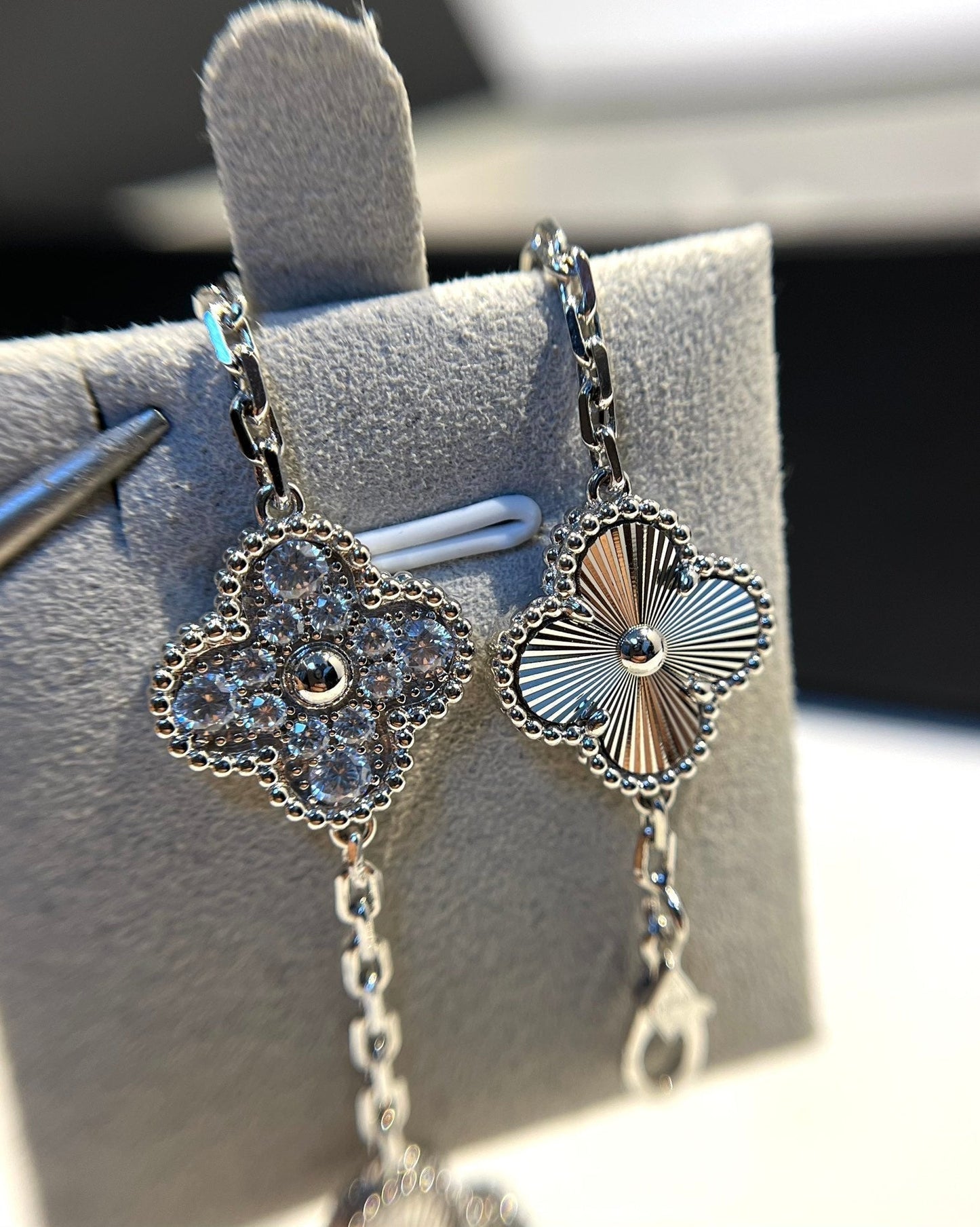 [Love's Uplift]CLOVER 5 MOTIF SILVER DIAMOND BRACELET