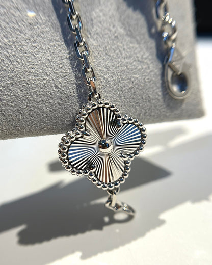 [Love's Uplift]CLOVER 5 MOTIF SILVER DIAMOND BRACELET