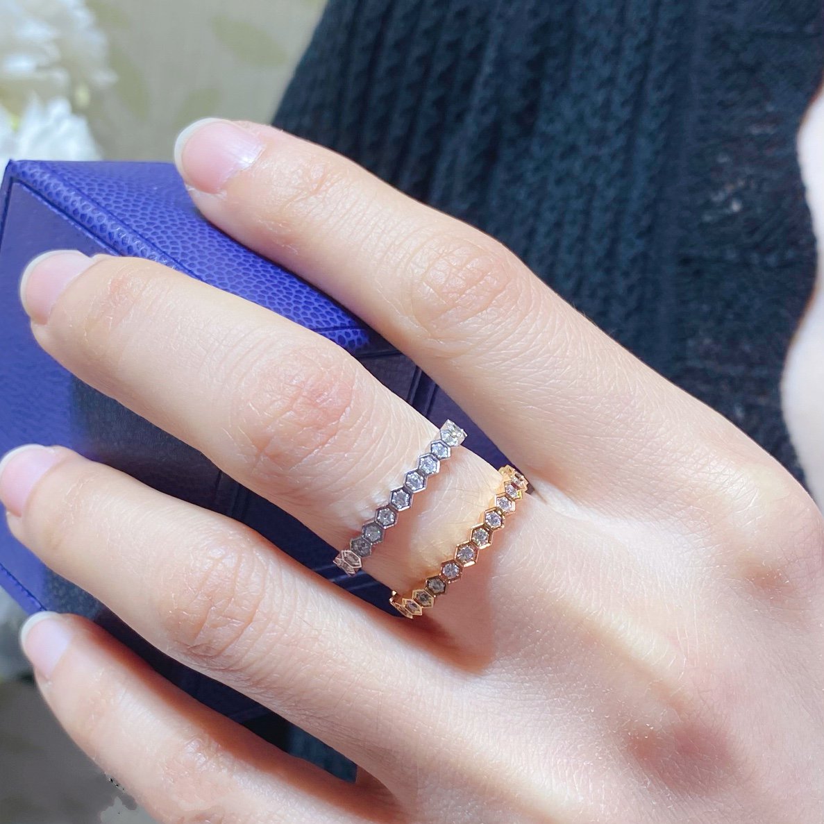 [Love's Uplift]BEE LOVE DIAMOND PAVED SMALL RING