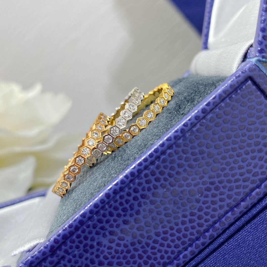 [Love's Uplift]BEE LOVE DIAMOND PAVED SMALL RING