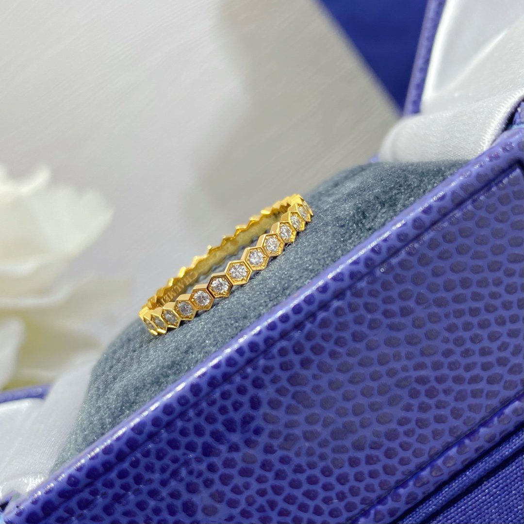 [Love's Uplift]BEE LOVE DIAMOND PAVED SMALL RING