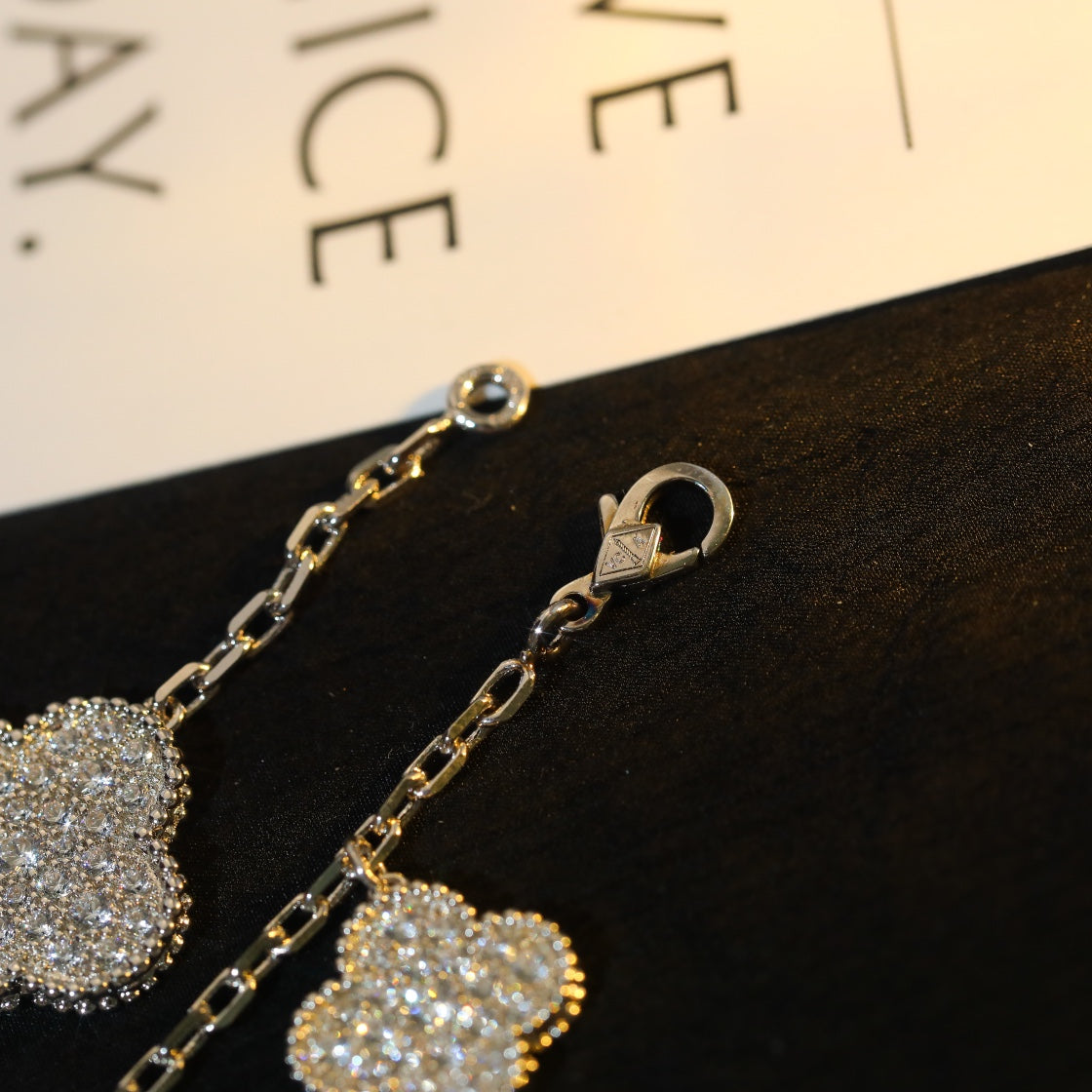 [Love's Uplift]CLOVER BRACELET 5 MOTIF SILVER DIAMOND PAVED