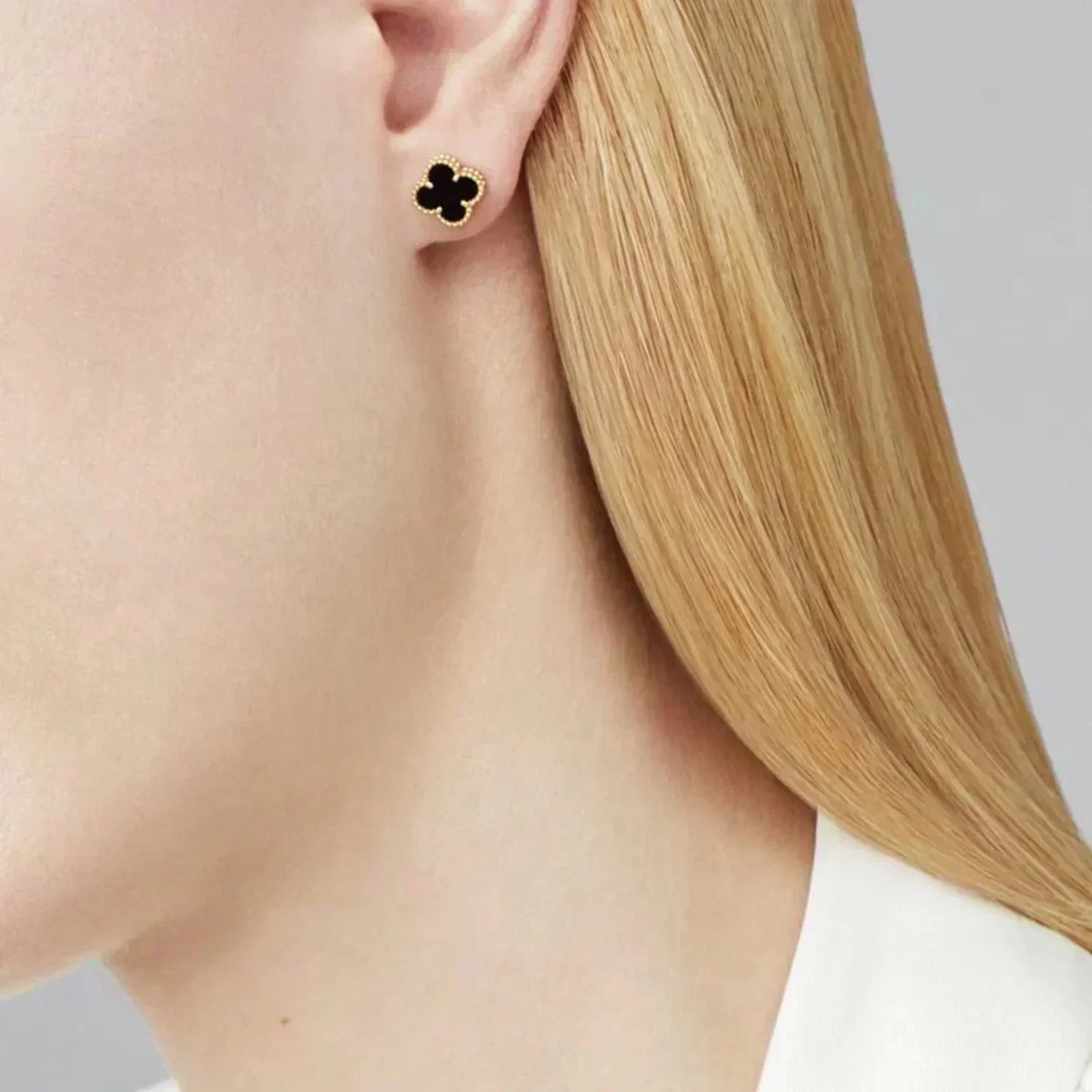 [Love's Uplift]CLOVER MINI 9.5MM BLACK MOP EARRINGS