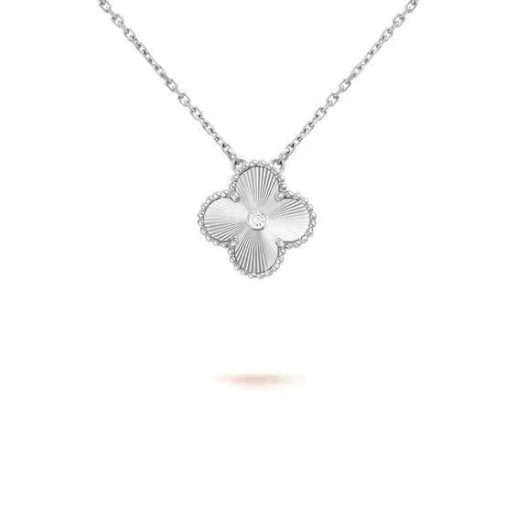 [Love's Uplift]CLOVER  15MM DIAMOND LASER NECKLACE SILVER