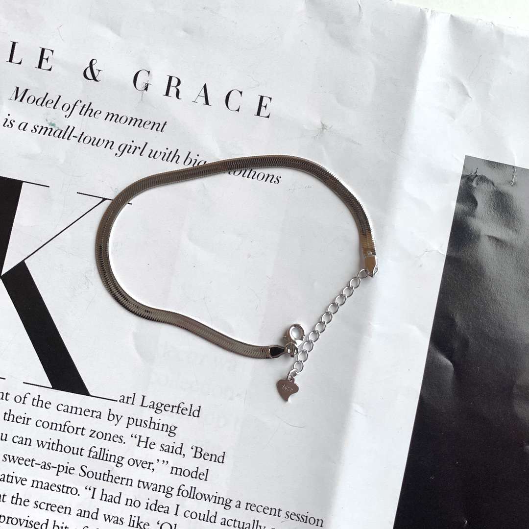 [Love's Uplift]Flat Snake Bone Chain Blade Necklace
