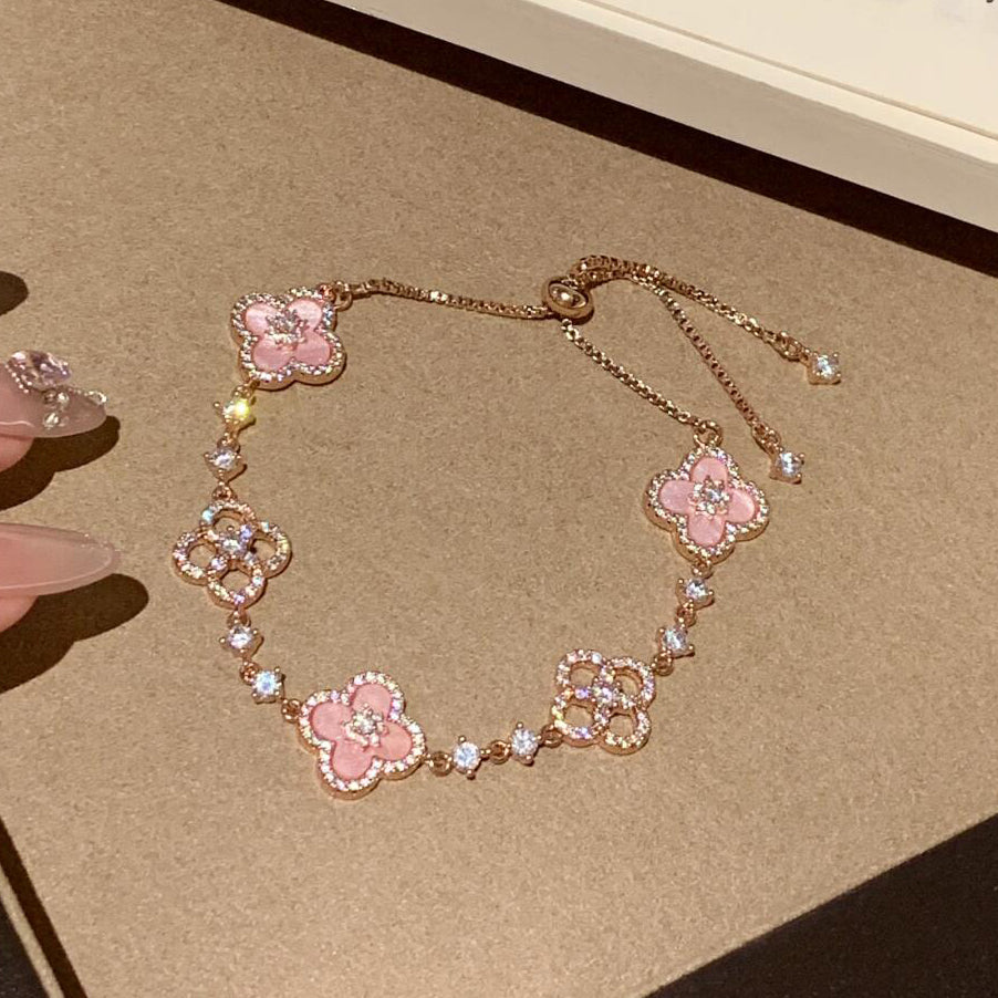 [Love's Uplift]CLOVER 5 MOTIF PINK BLUE RED WHITE BRACELET