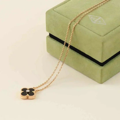 [Love's Uplift]CLOVER 15MM DIAMOND ONYX NECKLACE