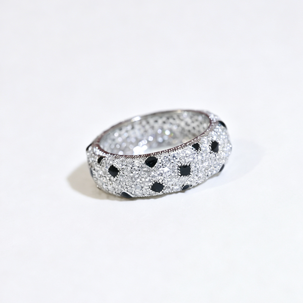 [Love's Uplift]PANTHERE SPOTTED FULL DIAMOND RING