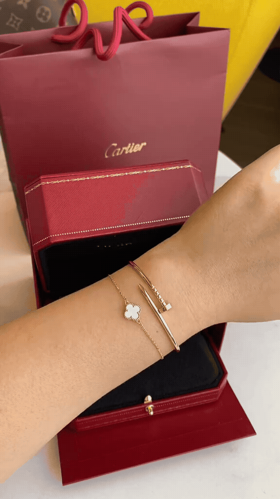 [Love's Uplift] Clover White Mother-of-Pearl & JUSTE Bracelet Stack Set