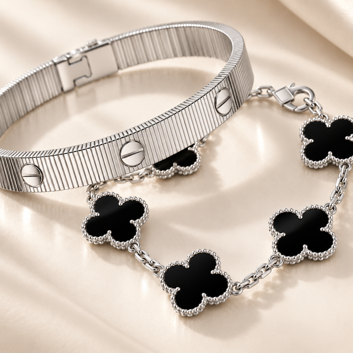 [Love's Uplift]Clover & Love Sliver 2-Piece Bracelet Stack Set