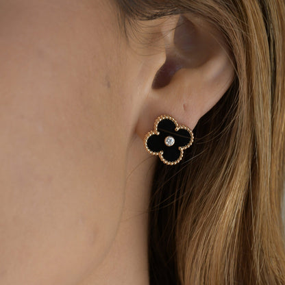 [Love's Uplift]CLOVER MEDIUM 1 MOTIFS ONYX DIAMOND EARRINGS