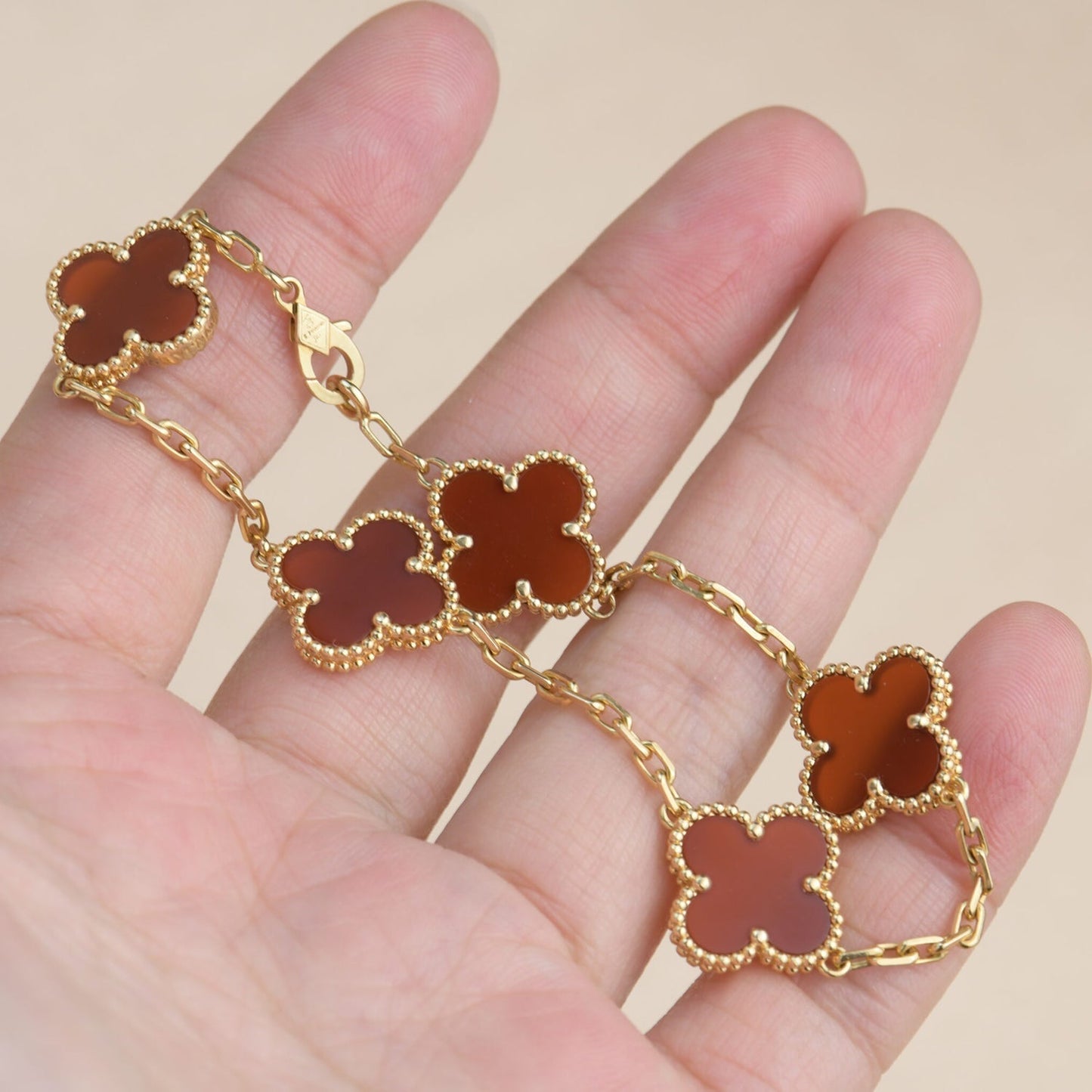 [Love's Uplift]CLOVER 5 MOTIFS RED AGATE  BRACELET