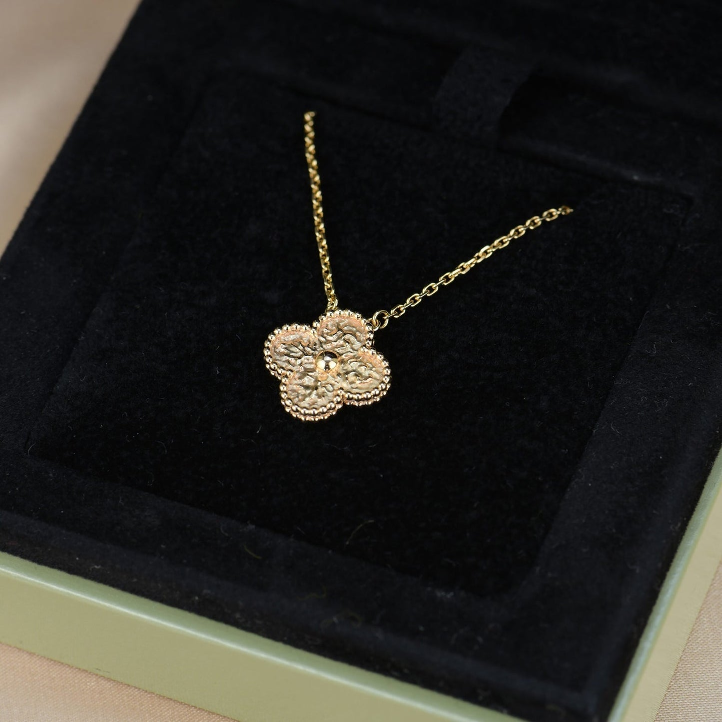 [Love's Uplift]CLOVER 15MM  BRONZING NECKLACE