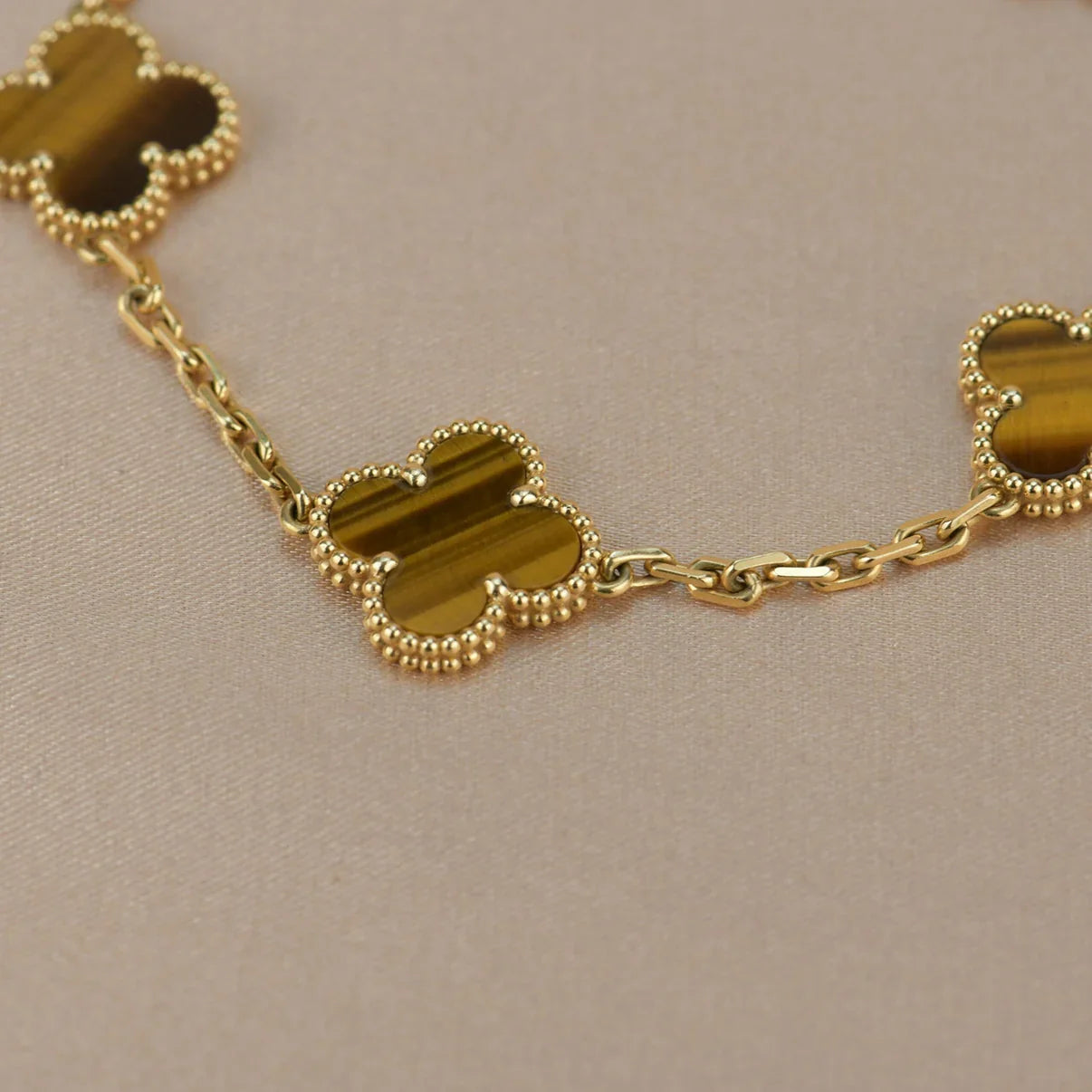 [Love's Uplift] CLOVER 5 MOTIFS TIGER EYE BRACELET COLLECTION