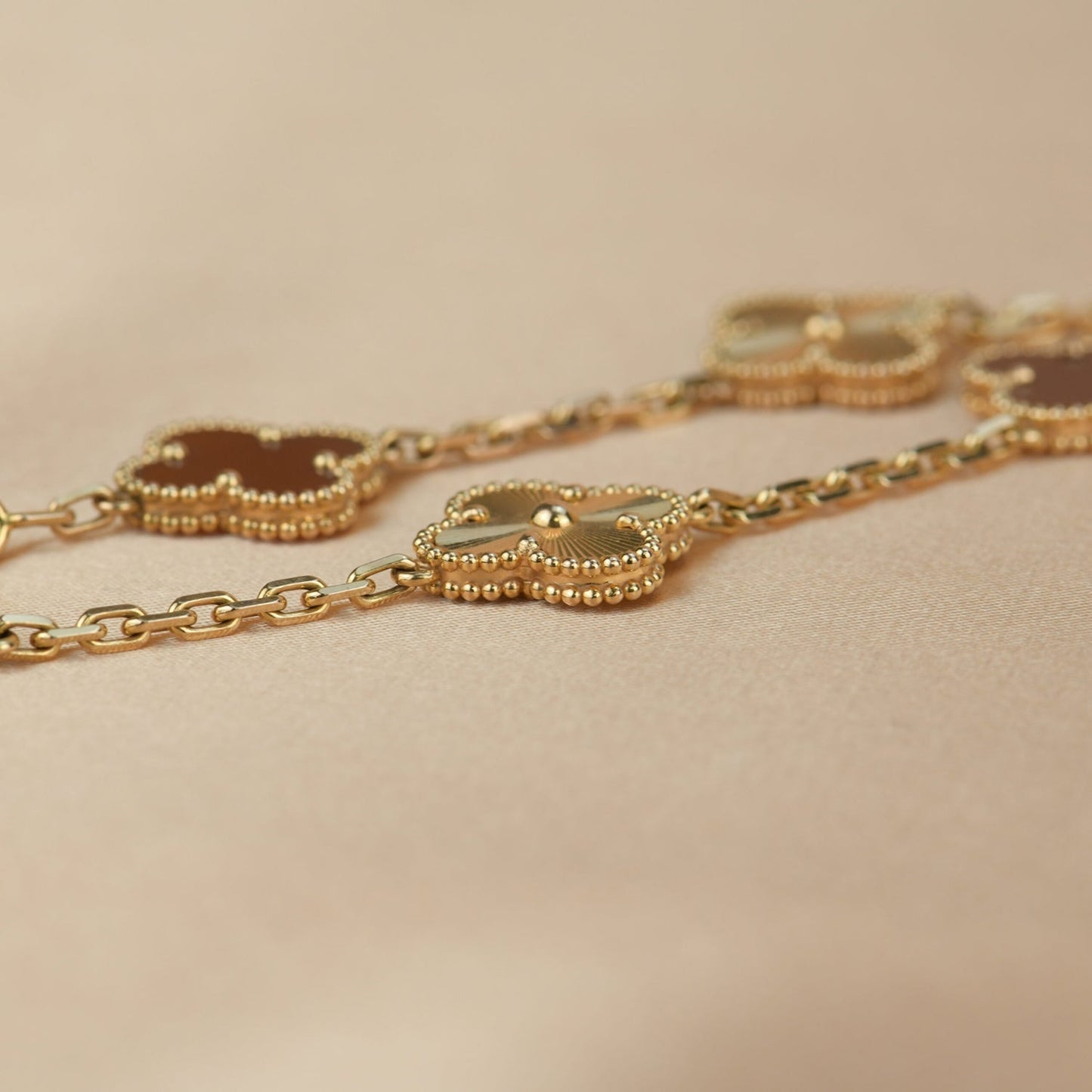 [Love's Uplift]CLOVER  5 MOTIFS CARNELIAN GOLD BRACELET