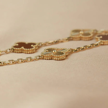 [Love's Uplift] CLOVER 5 MOTIF RED CORNELIAN BRACELET COLLECTION