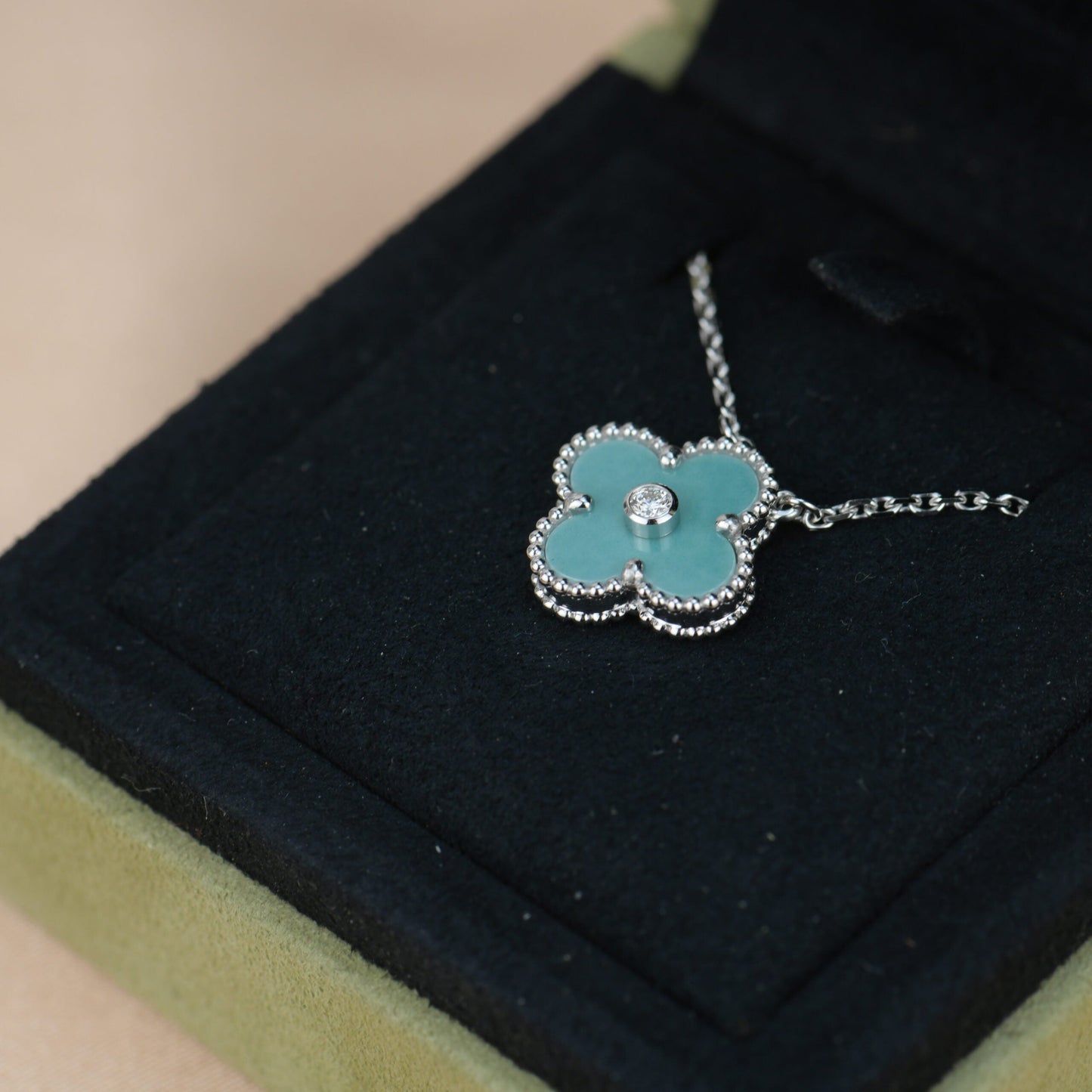 [Love's Uplift]CLOVER 15MM DIAMOND SVRES PORCELAIN  NECKLACE SILVER