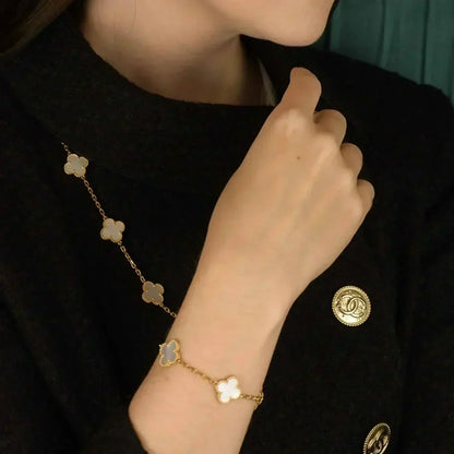 [Love's Uplift]CLOVER  5 MOTIF WHITE MOP BRACELET