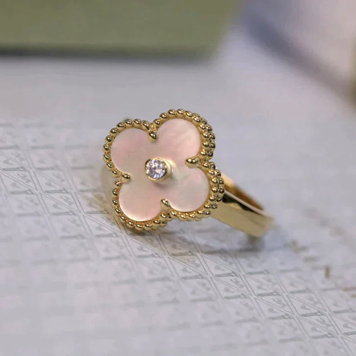 [Love's Uplift]CLOVER PINK MOP RING GOLD DIAMOND