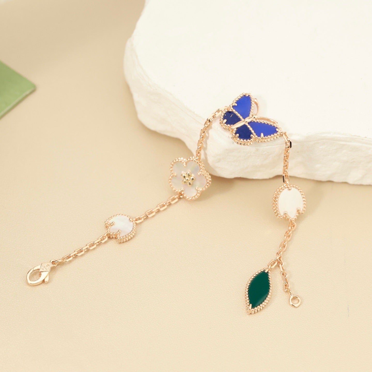[Love's Uplift]LUCKY SPRING BUTTERFLY 5 MOTIF BRACELET