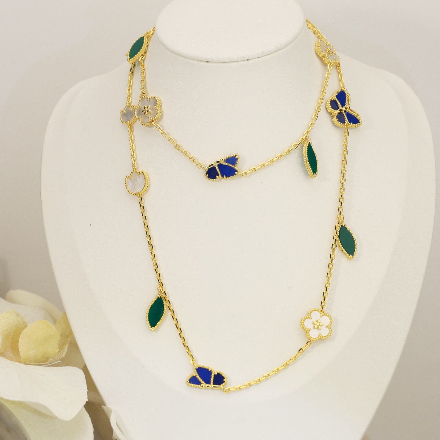 [Love's Uplift]LUCKY SPRING BUTTERFLY 15 FLOWER NECKLACE