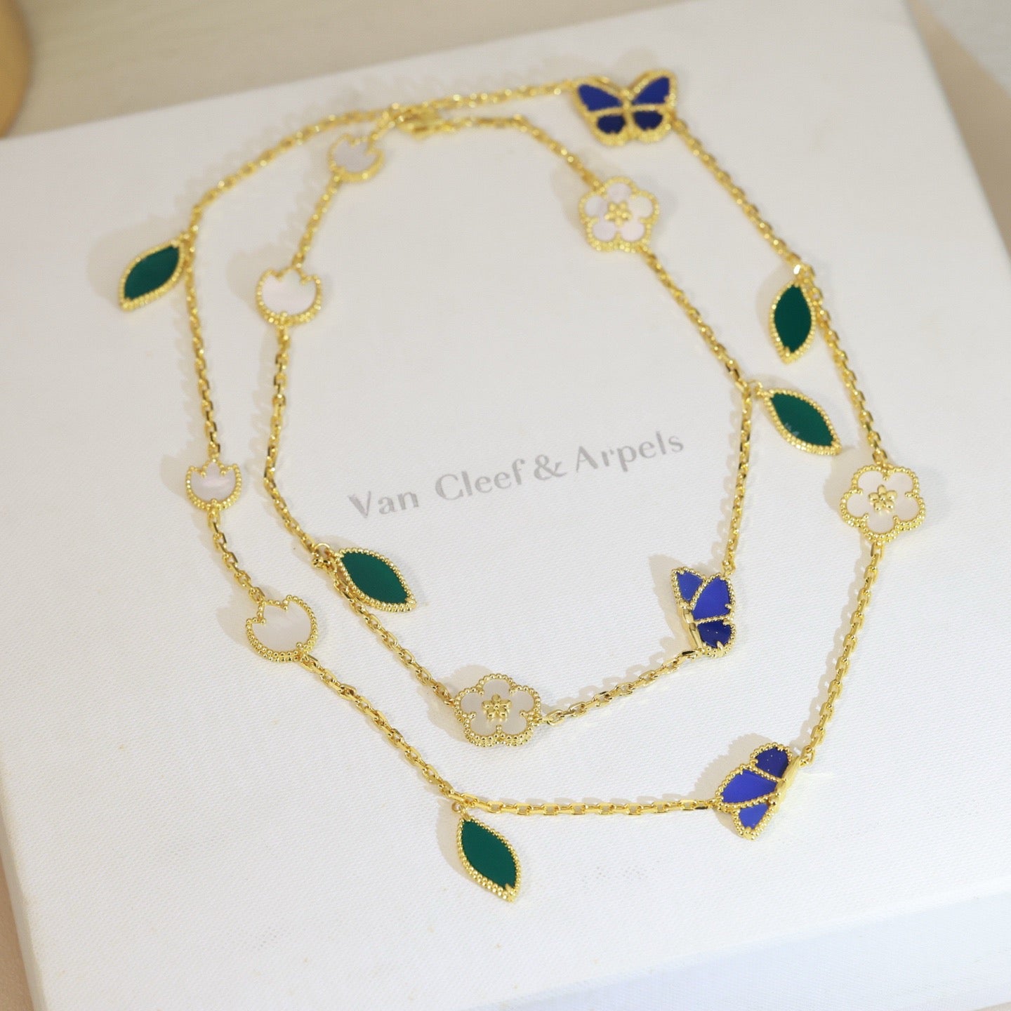 [Love's Uplift]LUCKY SPRING BUTTERFLY 15 FLOWER NECKLACE