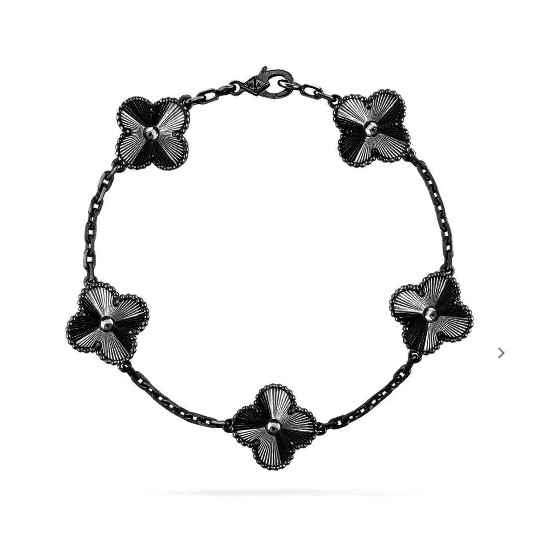 [ Love's Uplift Jewelry]CLOVER 5 MOTIF BLACK BRACELET
