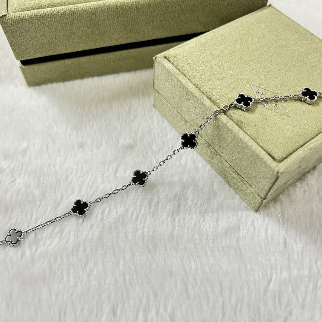 [Love's Uplift]CLOVER 6 MOTIF  ONYXS BRACELET