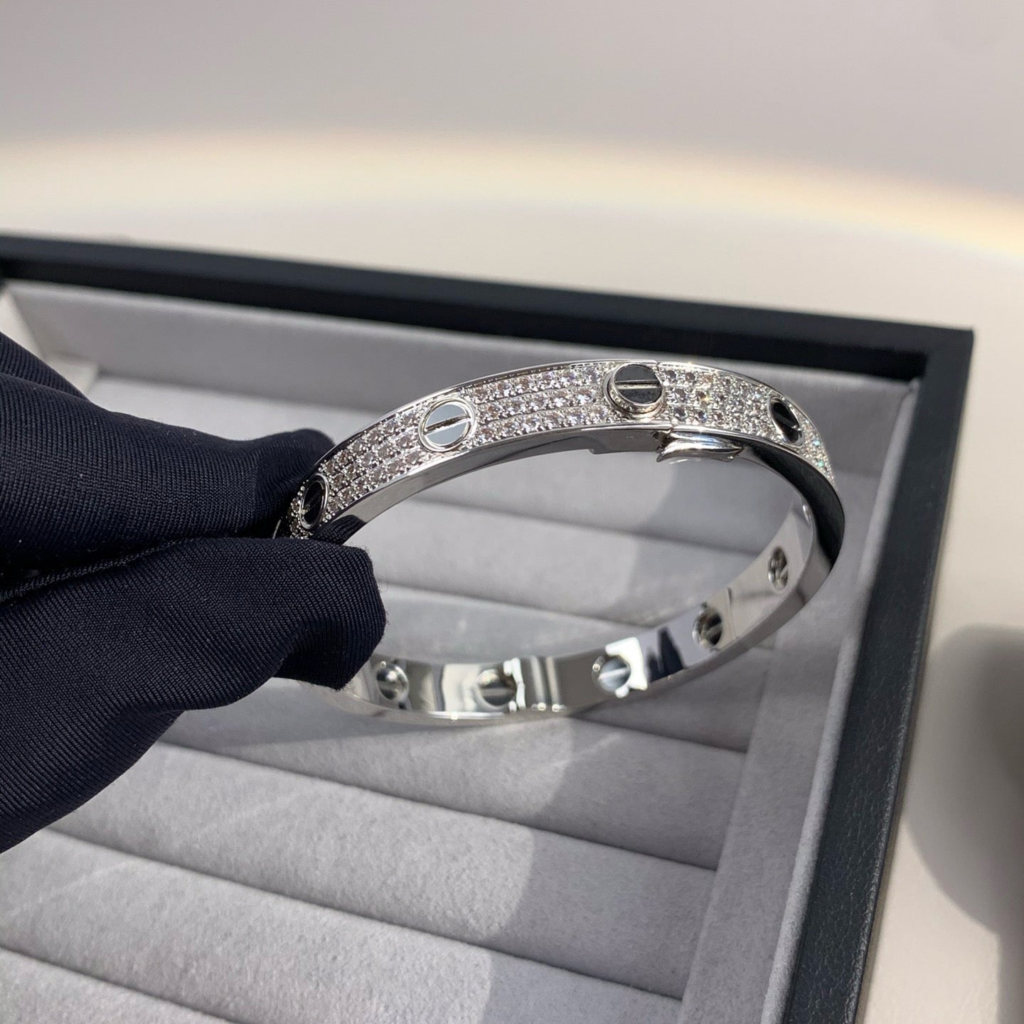 [Love's Uplift]LOVE BRACELET 6.1MM DIAMOND-PAVED CERAMIC