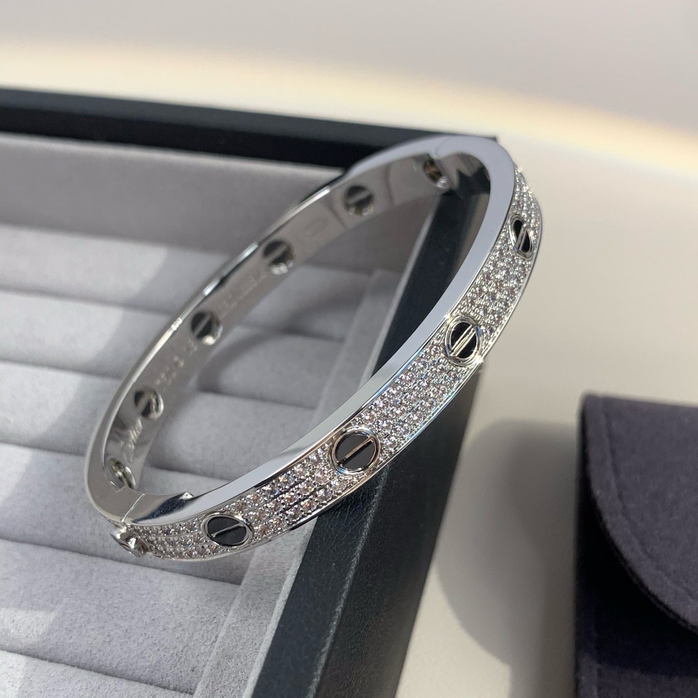 [Love's Uplift]LOVE BRACELET 6.1MM DIAMOND-PAVED CERAMIC