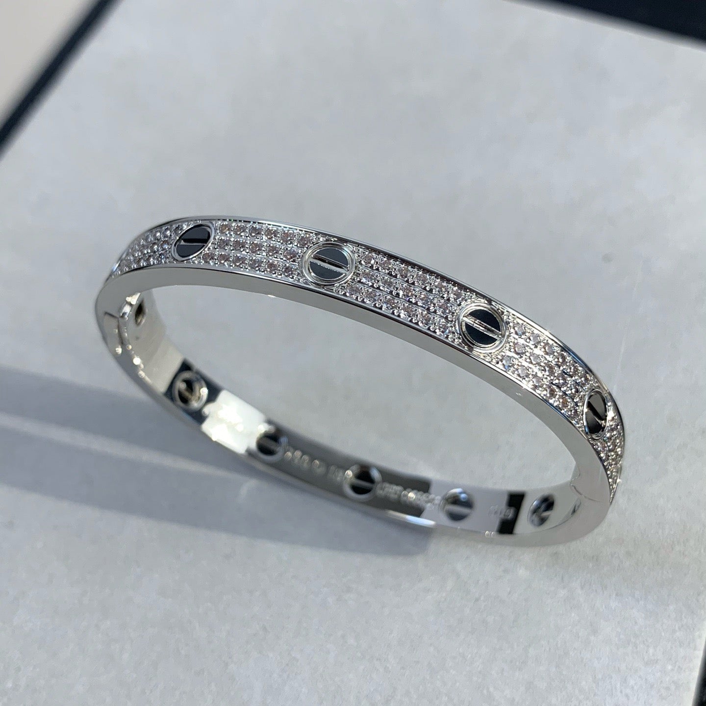 [Love's Uplift]LOVE BRACELET 6.1MM DIAMOND-PAVED CERAMIC