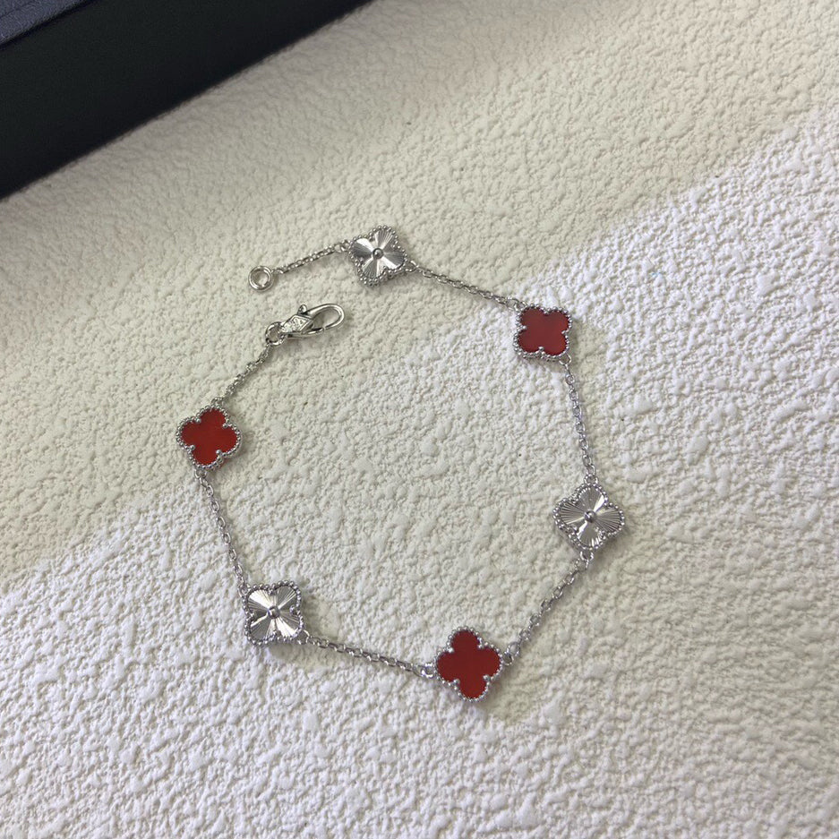 [Love's Uplift]CLOVER 6 MOTIF RED AGATE LASER BRACELET