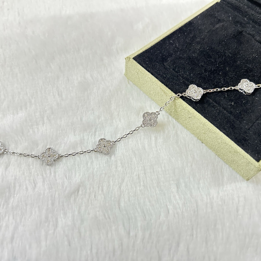 [Love's Uplift]CLOVER 6 MOTIF DIAMOND BRACELET