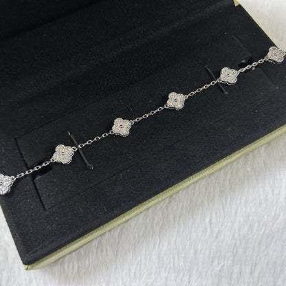 [Love's Uplift]CLOVER 6 MOTIF DIAMOND BRACELET