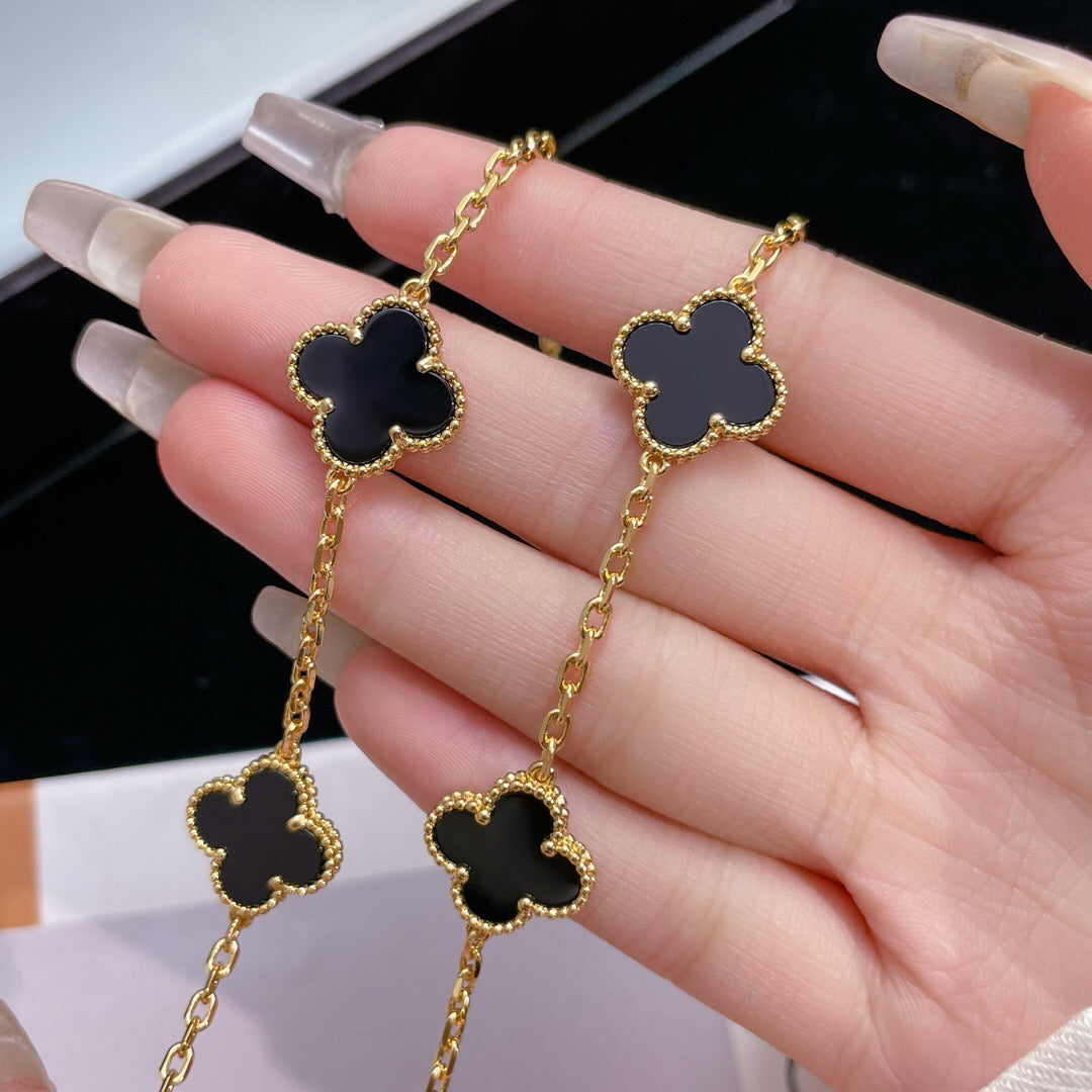 [Love's Uplift]CLOVER 10 MOTIFS ONYX NECKLACE