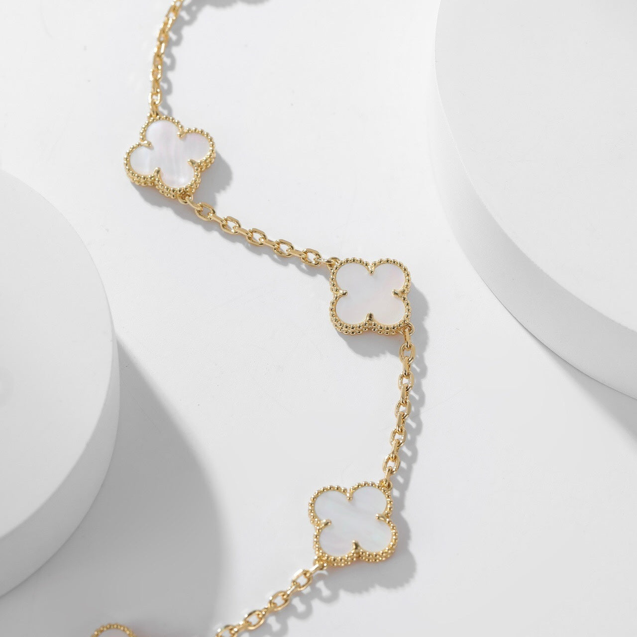 [Love's Uplift]CLOVER 10 MOTIFS WHITE MOTHER OF PEARL NECKLACE