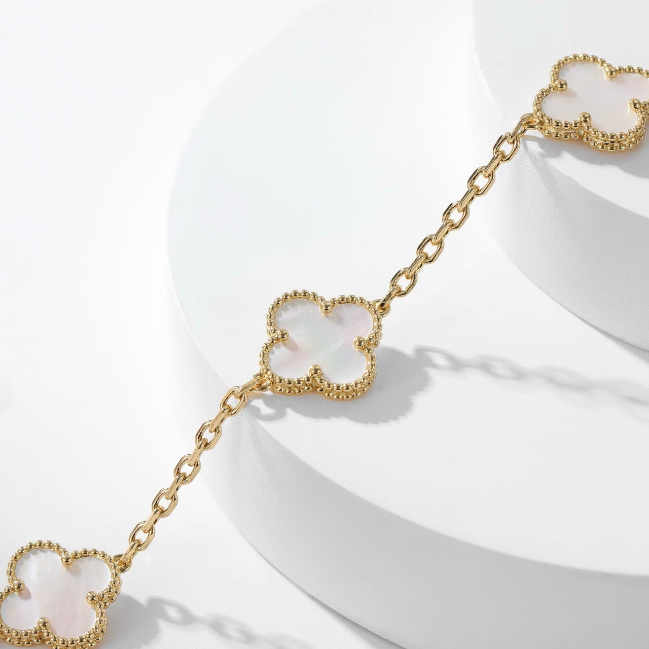 [Love's Uplift]CLOVER 10 MOTIFS WHITE MOTHER OF PEARL NECKLACE