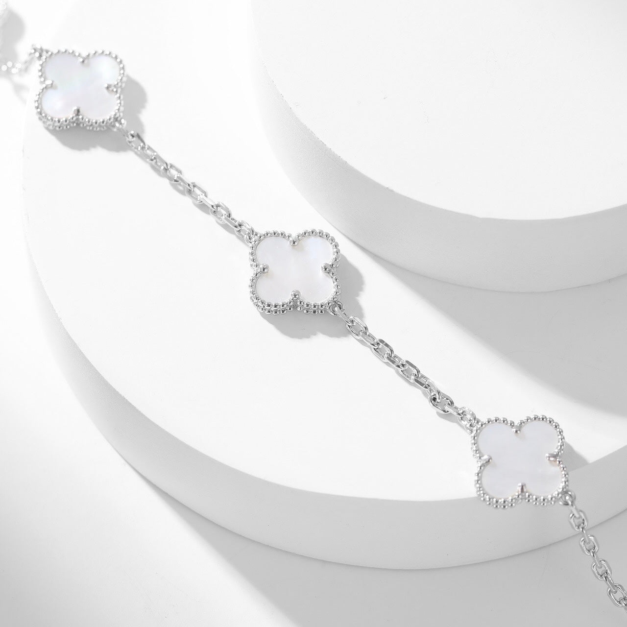 [Love's Uplift]CLOVER 10 MOTIFS WHITE MOTHER OF PEARL NECKLACE