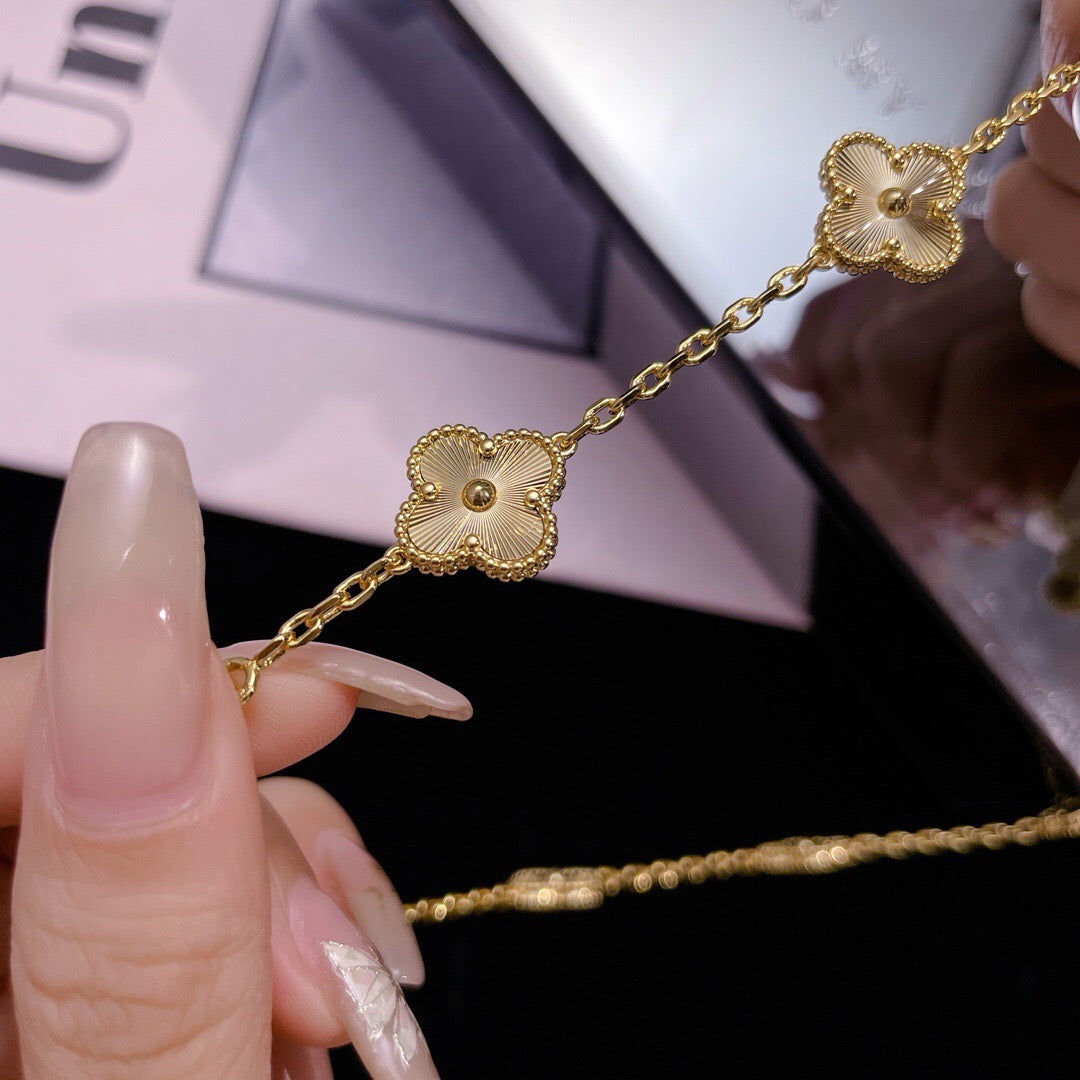 [Love's Uplift]CLOVER 10 MOTIFS LASER NECKLACE
